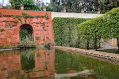 438
